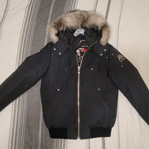 Men's Moose Knuckles Navy Ballistic Bomber w/ Frost Fox Fur in Size Medium